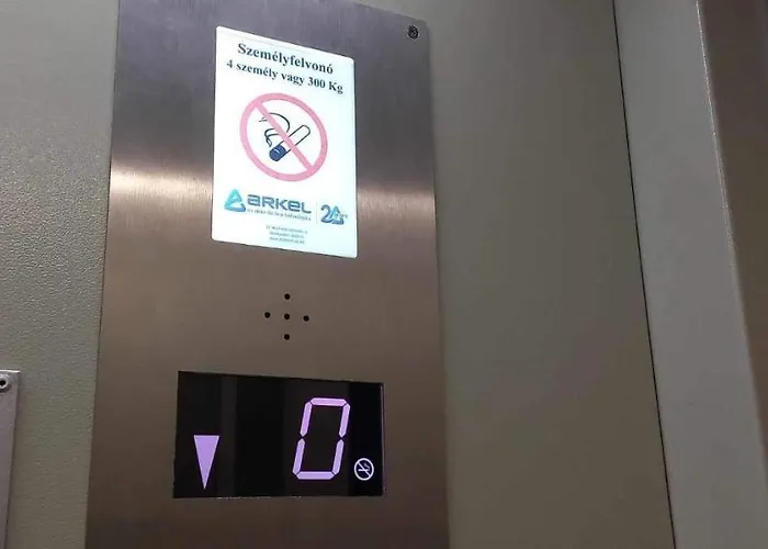 Gazde/Camere de închiriat Eden