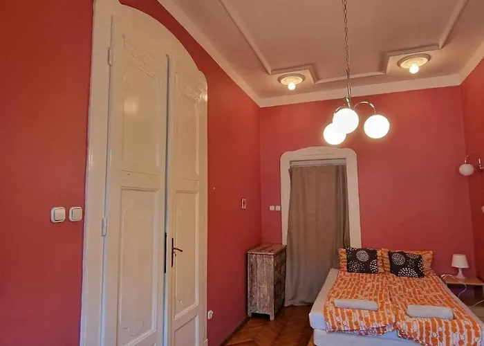 Gazde/Camere de închiriat Eden *