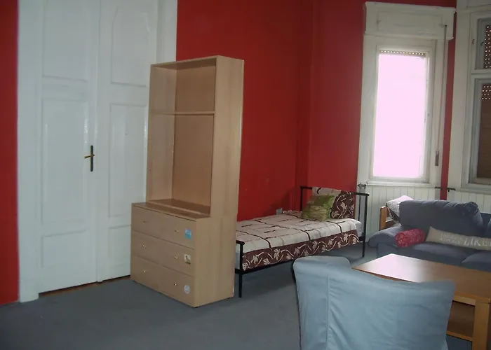 Eden Gazde/Camere de închiriat *